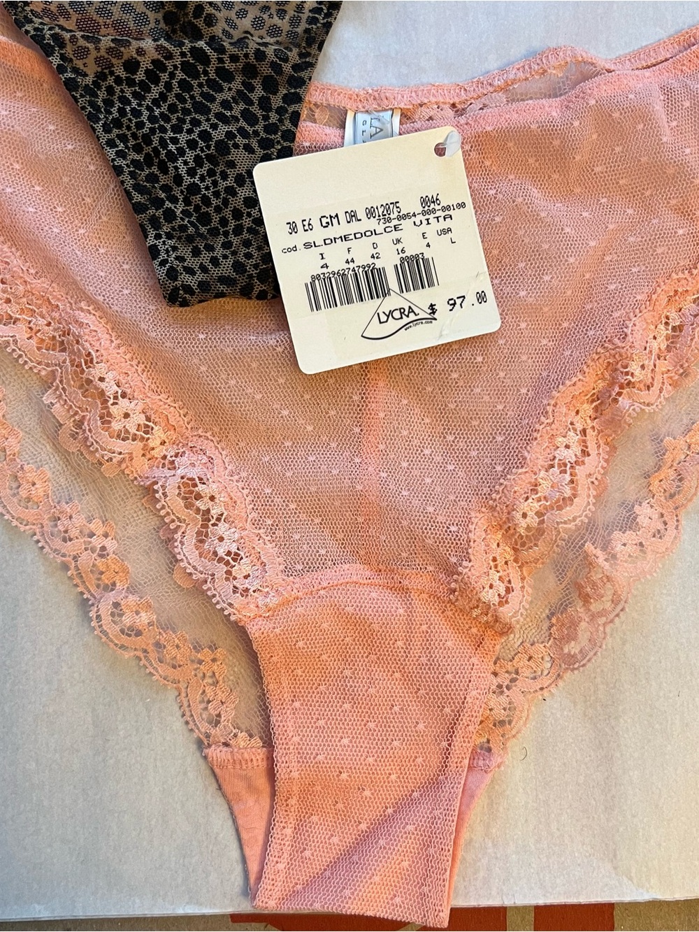 La Perla Women’s Lace & Mesh bikinis, and thongs - 4 pair NEW X small 27/28in - Picture 15 of 16